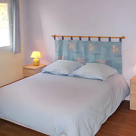 Maison Spacieuse Avec Piscine Partagée à Saint-vincent-la-châtre. Casa vacanze *