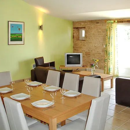 Maison Spacieuse Avec Piscine Partagee A Saint-vincent-la-chatre. Nyaraló Saint-Vincent-la-Châtre