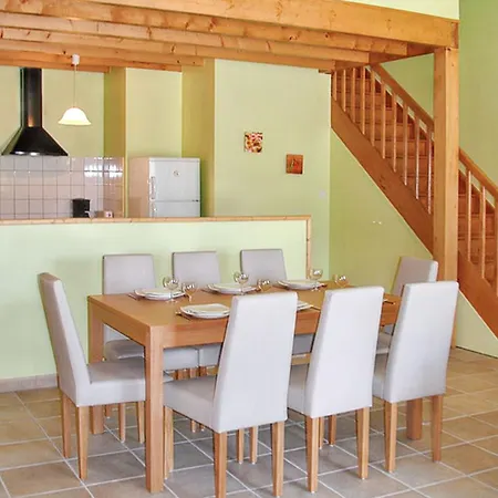 度假居 Maison Spacieuse Avec Piscine Partagee A Saint-vincent-la-chatre. Saint-Vincent-la-Châtre