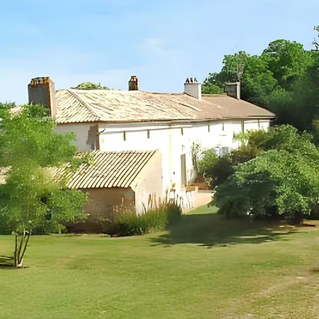 Maison Spacieuse Avec Piscine Partagee A Saint-vincent-la-chatre. Saint-Vincent-la-Châtre