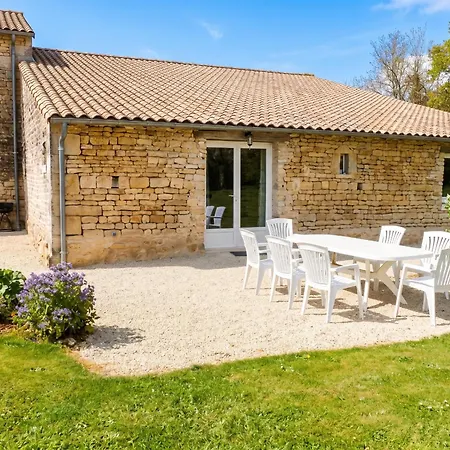 度假居 Maison Spacieuse Avec Piscine Partagee A Saint-vincent-la-chatre. Saint-Vincent-la-Châtre