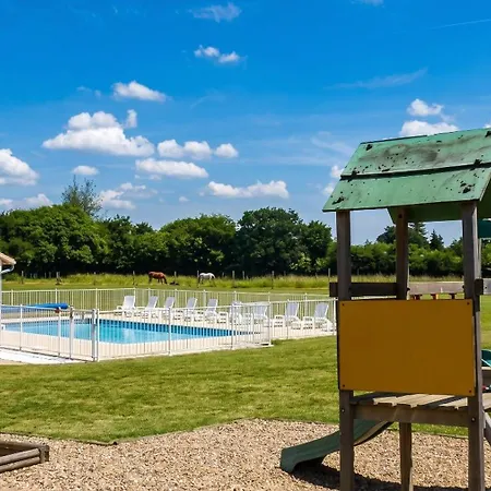 Maison Spacieuse Avec Piscine Partagee A Saint-vincent-la-chatre. Saint-Vincent-la-Châtre