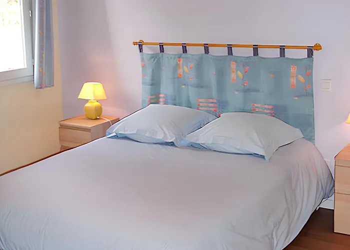 Maison Spacieuse Avec Piscine Partagee A Saint-vincent-la-chatre. 펜션 *