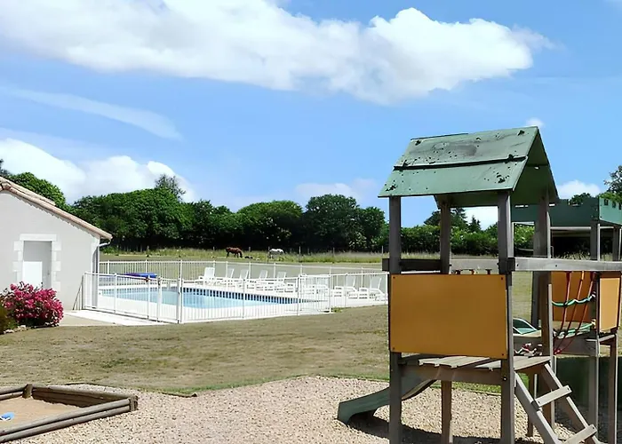 펜션 Maison Spacieuse Avec Piscine Partagee A Saint-vincent-la-chatre. Saint-Vincent-la-Châtre